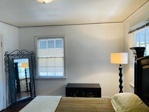 Building Photo - 5907 Craner Ave