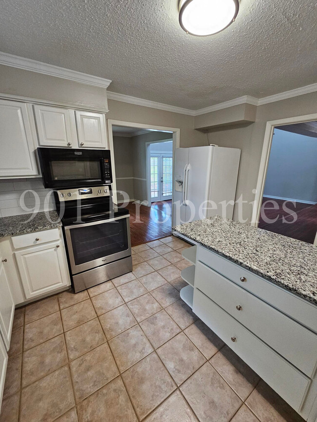 Building Photo - 2258 Tidmington Dr