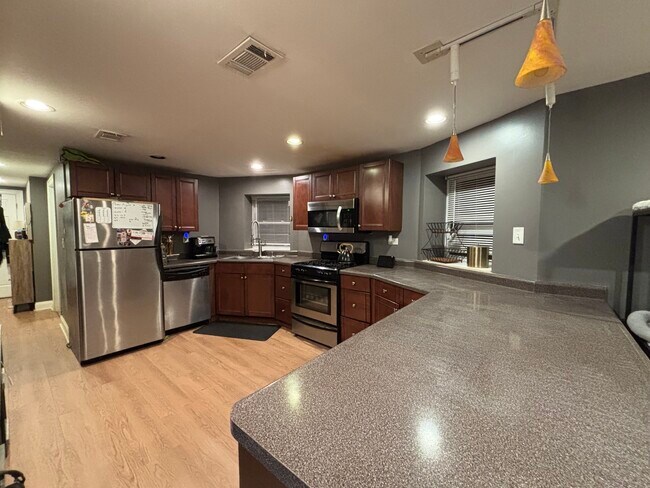 Foto del edificio - 4871 N Magnolia Ave