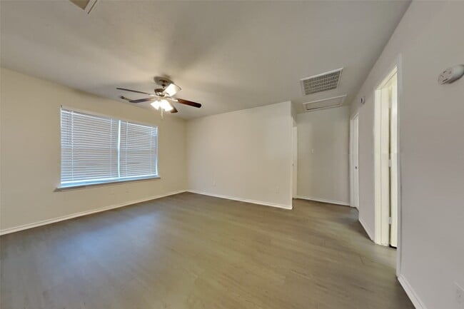 Foto del edificio - 18114 Stone Trail Manor Dr