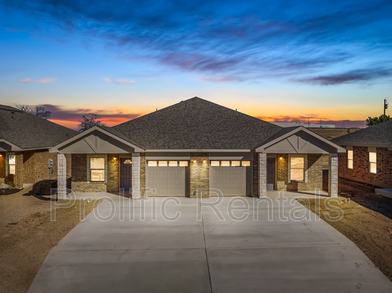 Foto principal - 3505 Abraham Dr