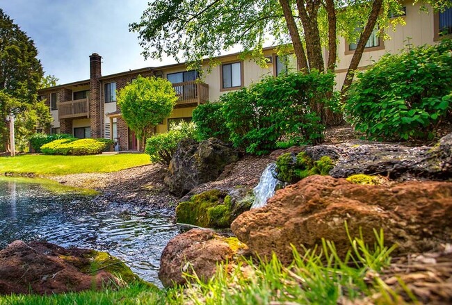 Building Photo - The Ponds on Plum Grove