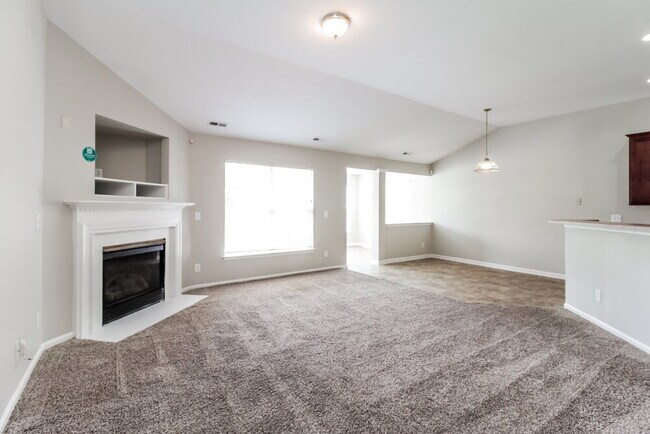 Building Photo - 4013 Lawrence Daniel Dr