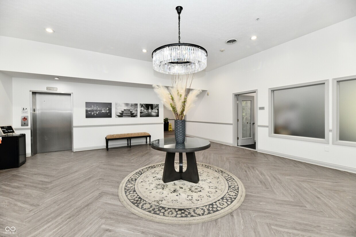 Building Photo - 8555 One W Dr