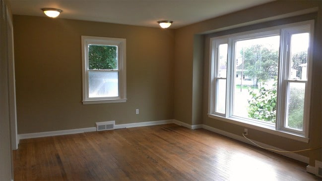 Building Photo - 616 Cleburn St
