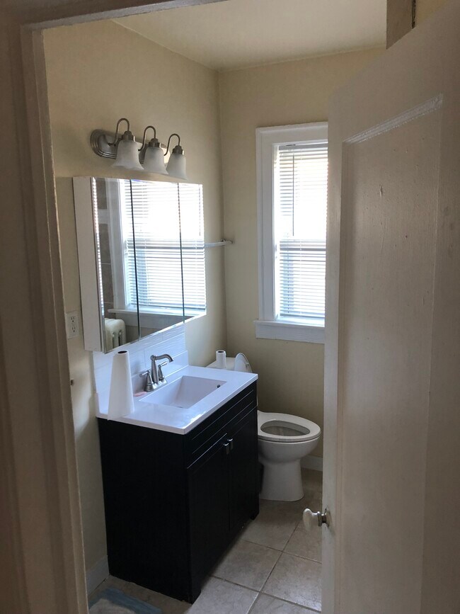 Baño - 7725 S East End Ave