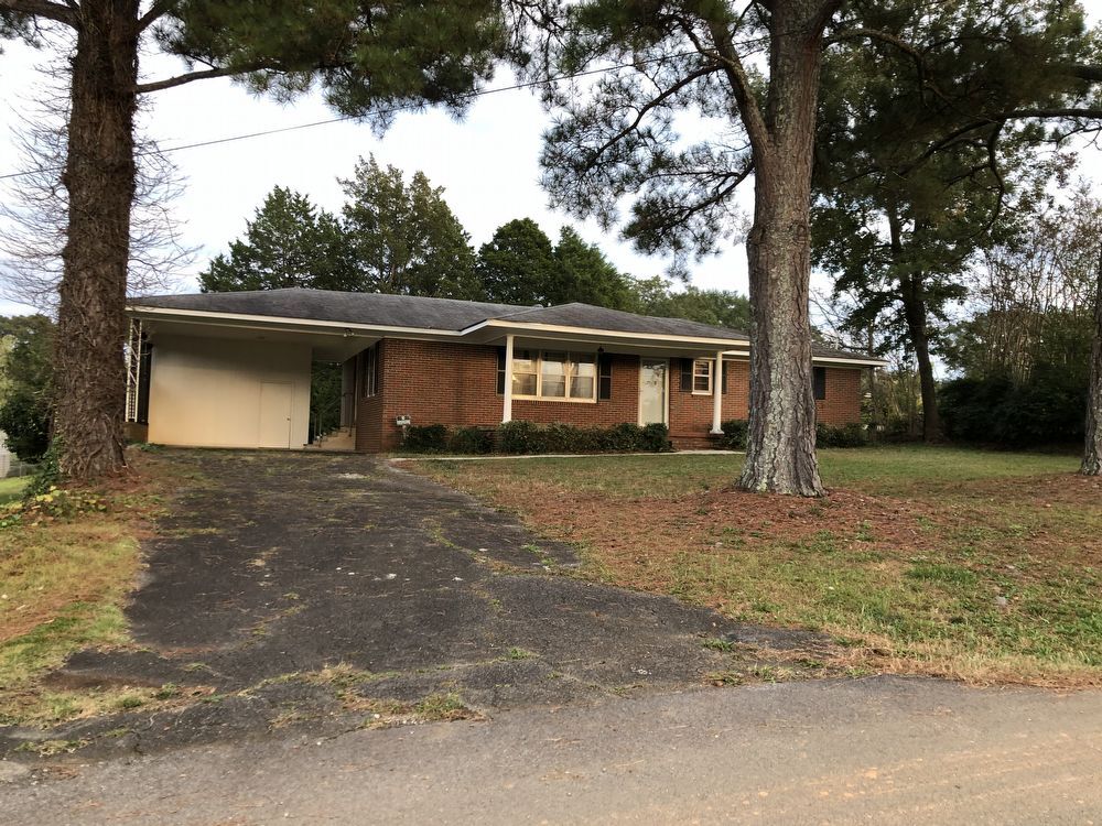 Home in Weaver House for Rent in Weaver, AL