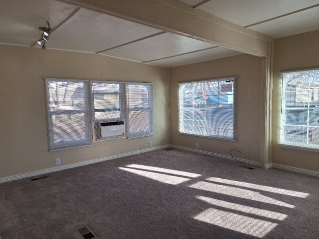 Building Photo - 3526 N Cascade Ave