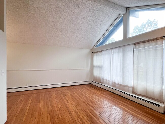 Foto del edificio - 1235 Crescent Dr