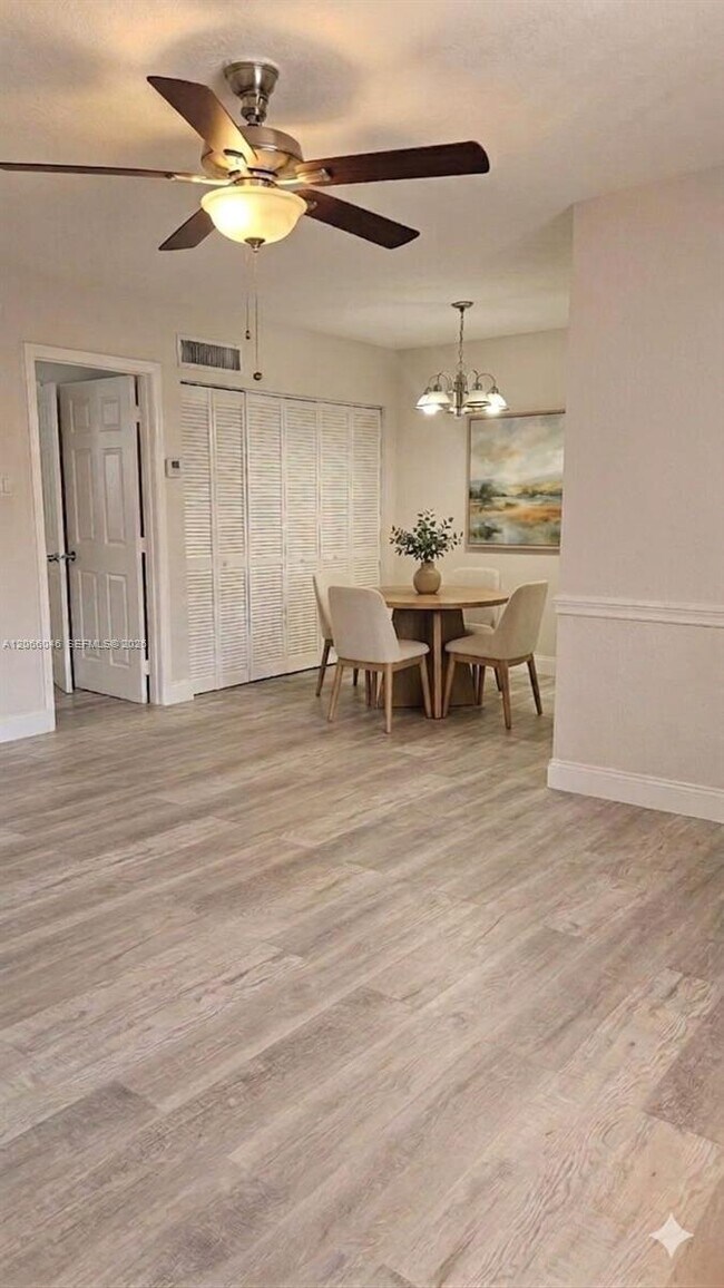 Foto del edificio - 3800 SW 102nd Ave