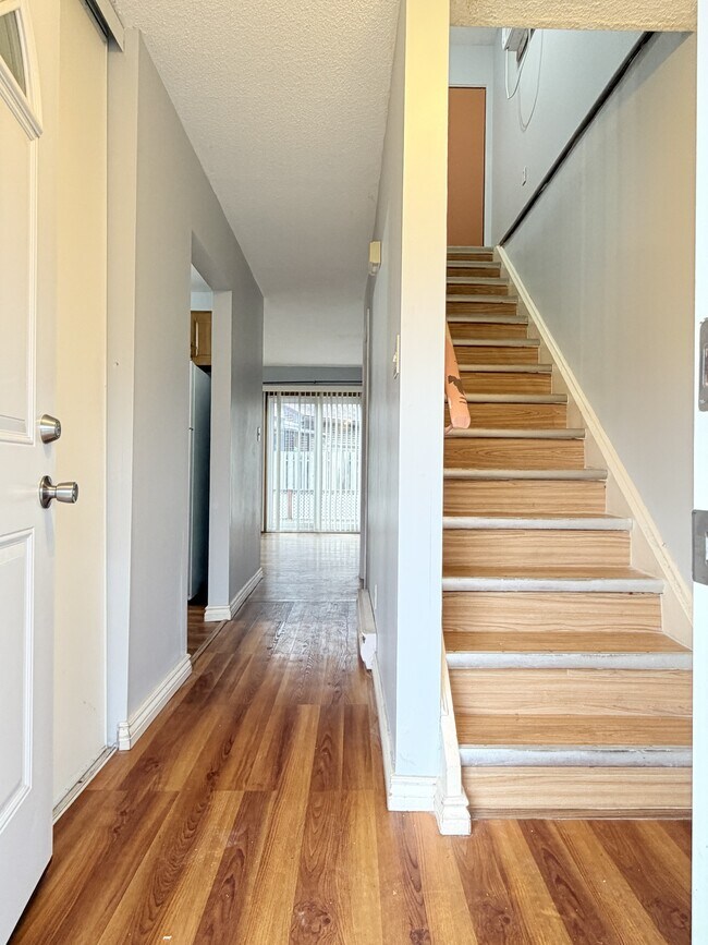 Photo du bâtiment - 8401 Darlington Crescent