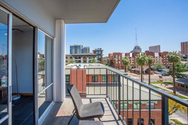 Foto del edificio - 805 N 4th Ave