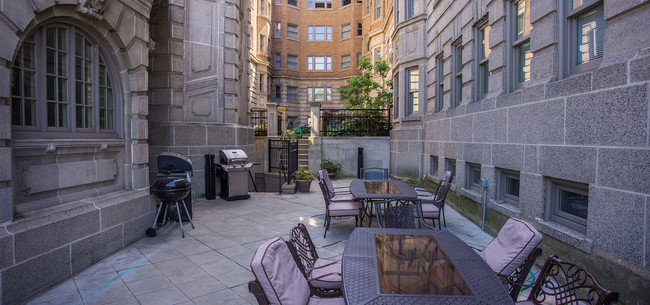 Park Lane Villa Courtyard with Grilling - Park Lane Villa