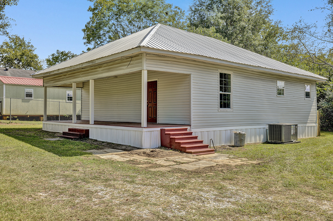 Building Photo - 414 Henderson St