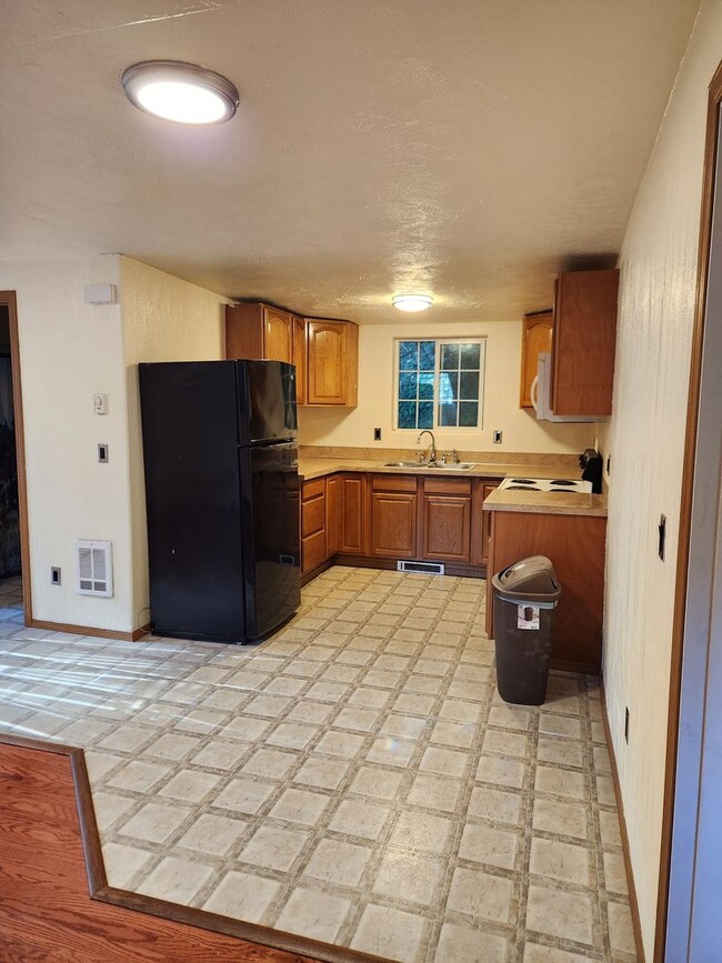 Building Photo - R299