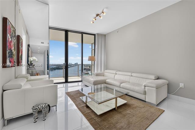 Foto del edificio - 1100 Biscayne Blvd