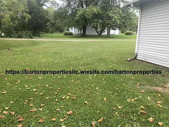 Foto del edificio - 12 Gage Rd