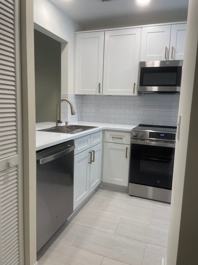 Foto del edificio - 806 Marsh Cove Pl