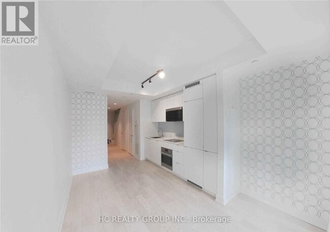 Building Photo - 7 Grenville St