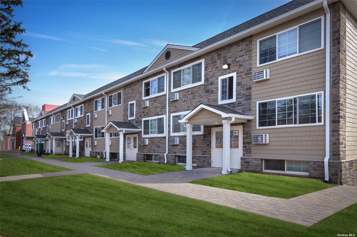 Foto principal - 615 Tulip Ave