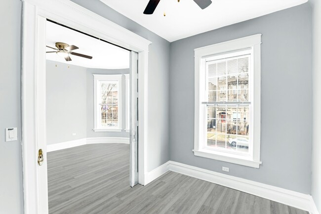 Foto del edificio - 5341 S Indiana Ave