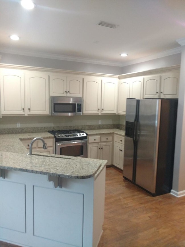 Foto del edificio - 503 Grove Park Ln