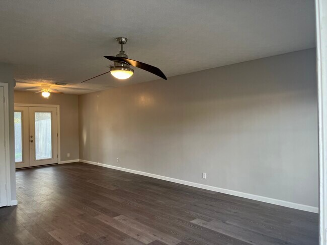 Foto del edificio - 537 N Lakeshore Dr