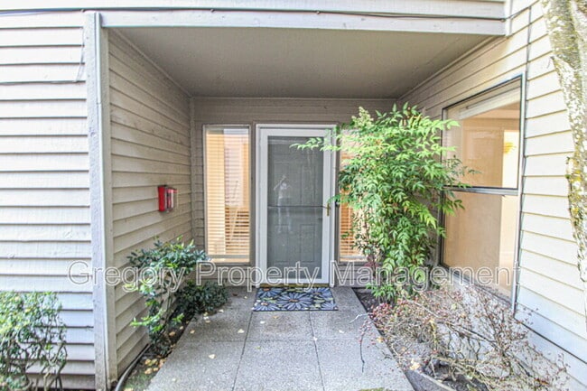 Building Photo - 7250 Old Redmond Rd