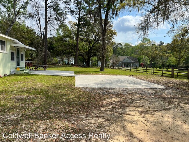 Building Photo - 3 br, 1 bath House - 1835 Hodgeville Road