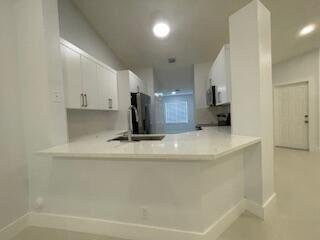 Foto del edificio - 1630 Zenith Way