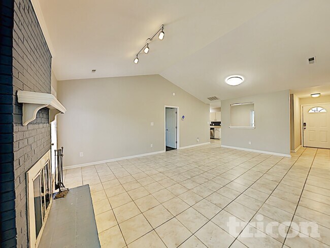 Foto del edificio - 7300 Yorkville Ct
