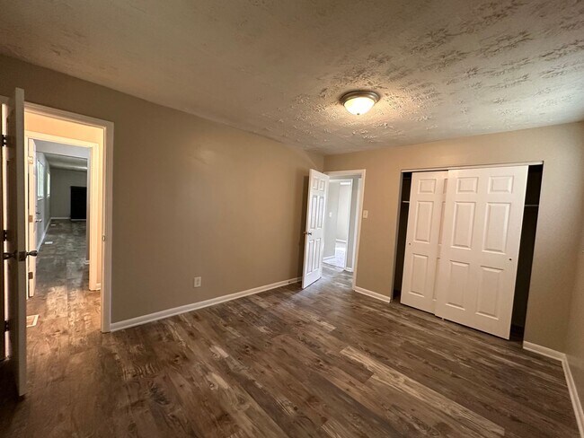 Building Photo - 9630 Downes Ct