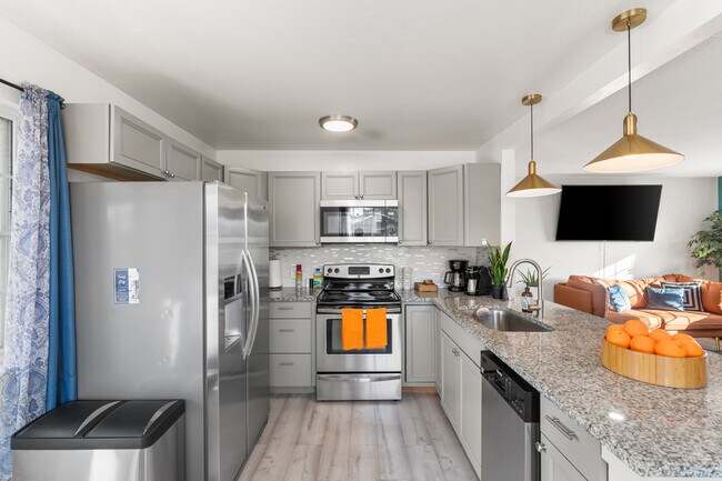 Full Kitchen - 7652 Granada Rd