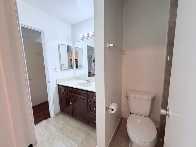 Baño - 1930 Ocean Ave