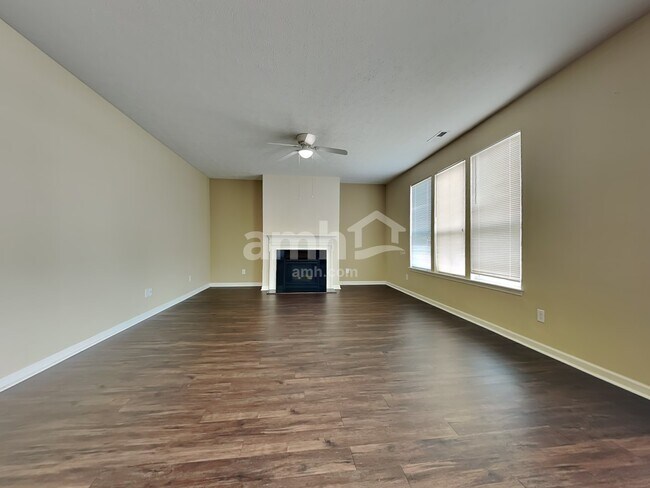 Foto del edificio - 1559 Lavender Ln