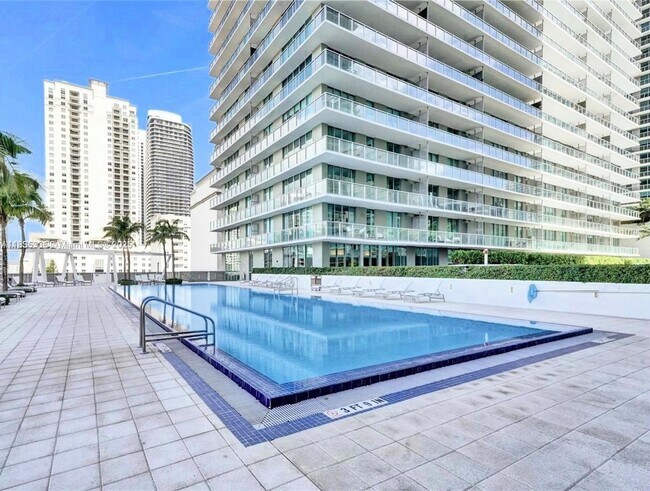 Foto del edificio - 79 SW 12th St