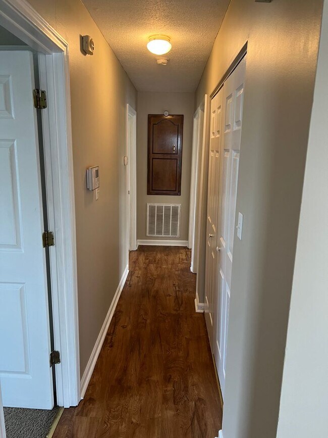 Foto del edificio - Cozy 3 Bed Home near Ft Campbell with Fenc...