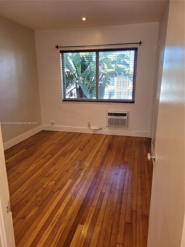 Foto del edificio - 10076 E Bay Harbor Dr