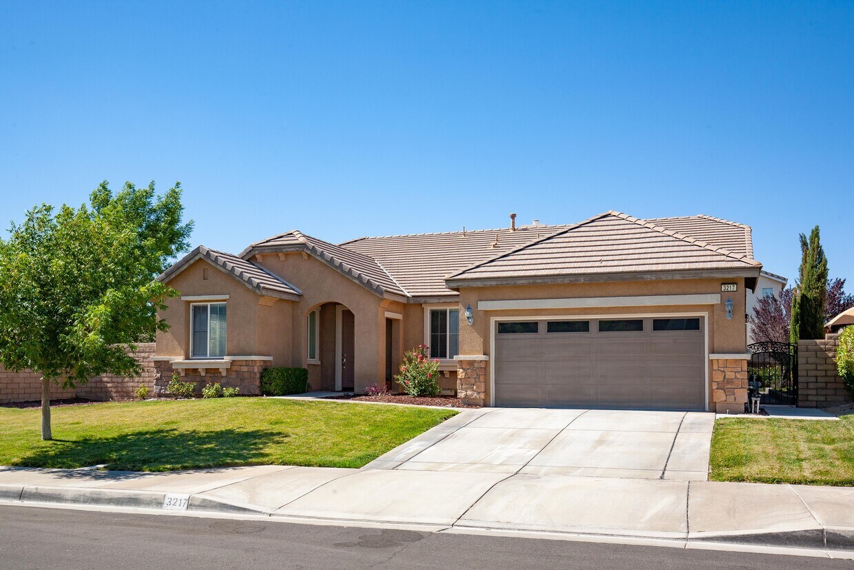 Foto principal - 3217 Albret St