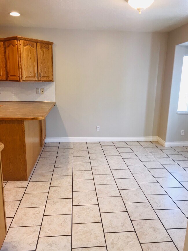 Foto del edificio - 633 S Teresa St