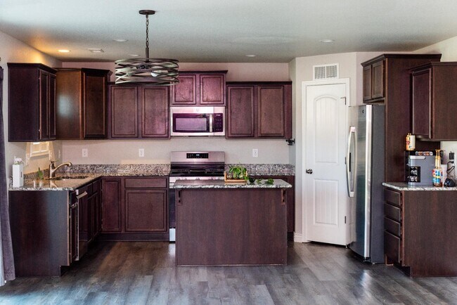 Foto del edificio - 7797 Wagonwood Pl