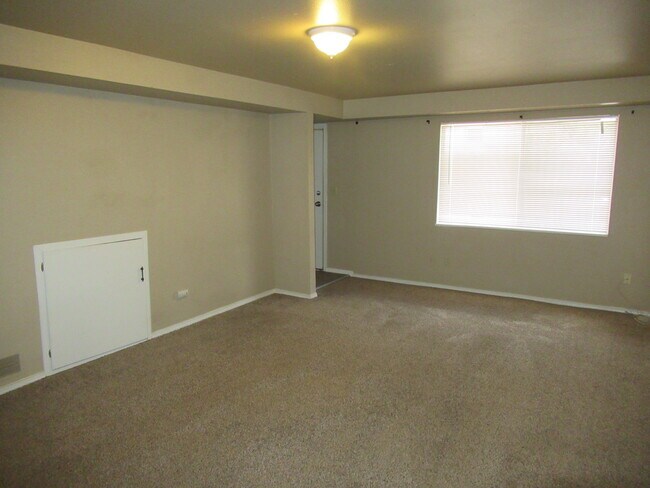 Foto del edificio - 221 Columbia Rd