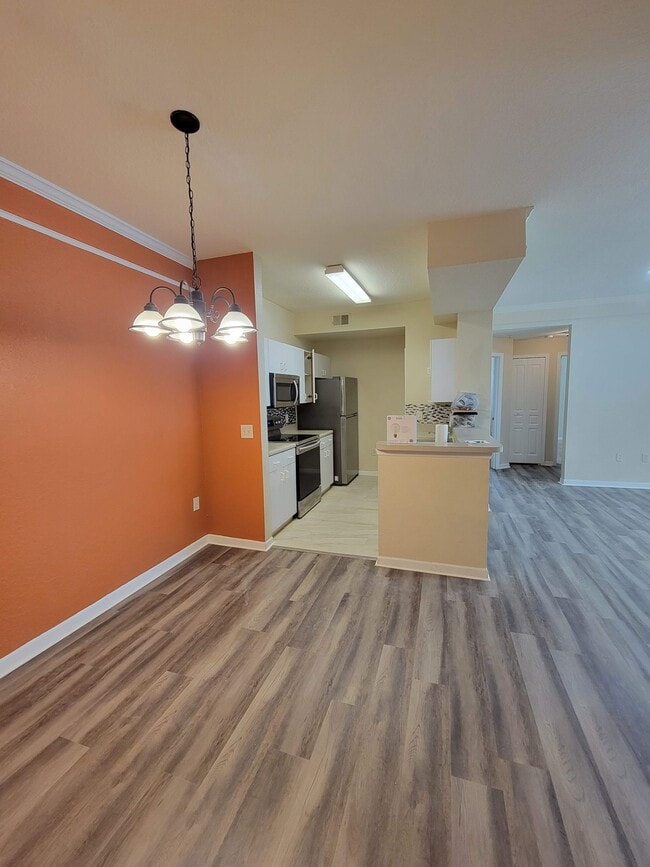 Open Dining & Kitchen - 17101 Carrington Park Dr
