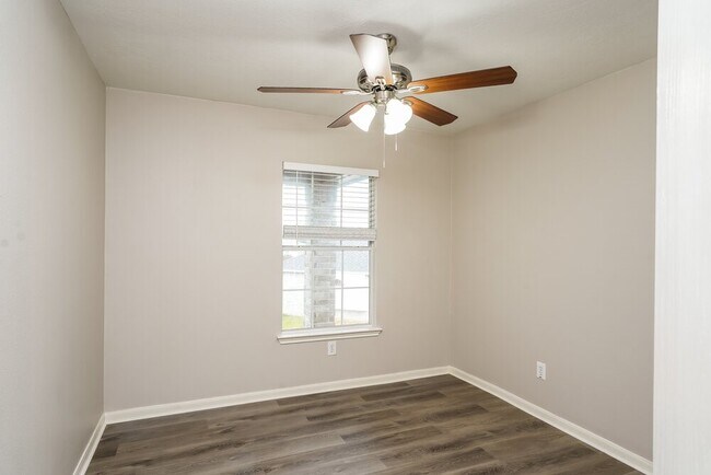 Foto del edificio - 18407 Heartland Ct