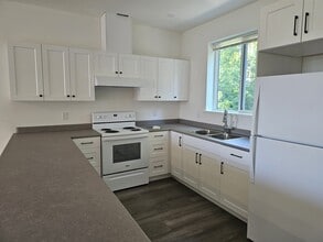 Building Photo - 32588 Cedar Valley Connector