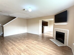Building Photo - 9023 Kalewood Dr