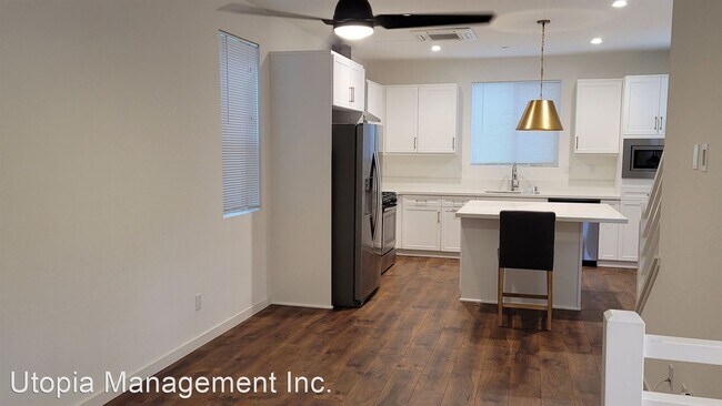 Building Photo - 2 br, 2.5 bath House - 449 Crate Ave