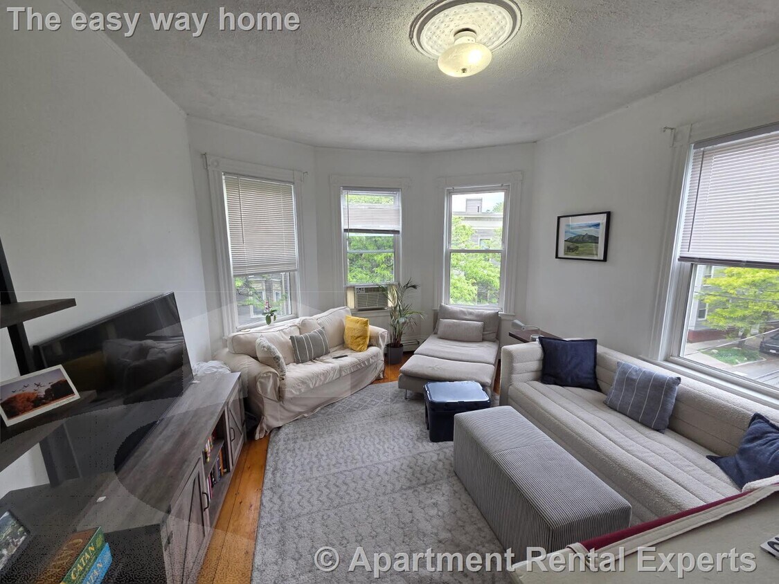 Primary Photo - 254 Windsor St