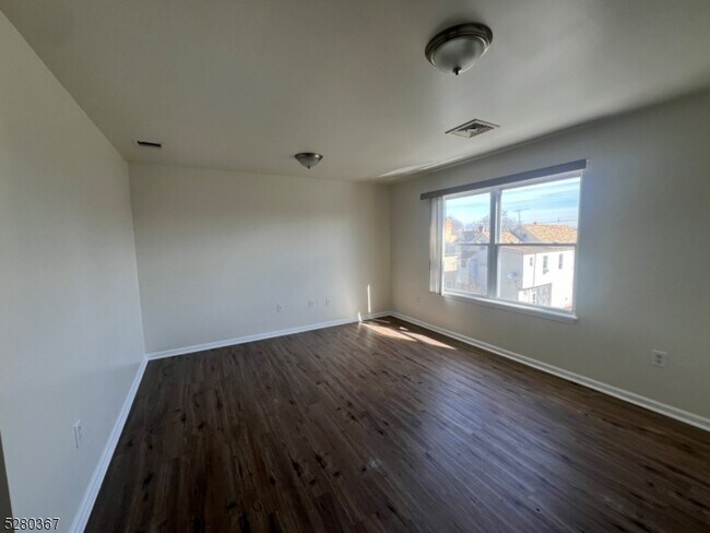 Foto del edificio - 241 Fulton St