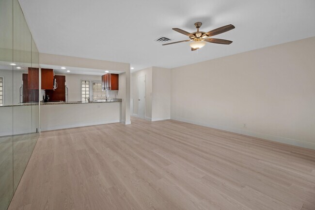 Foto del edificio - 690 SE 23rd Ave